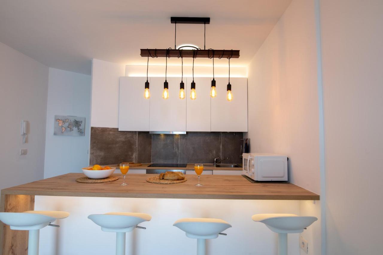 Apartment Black