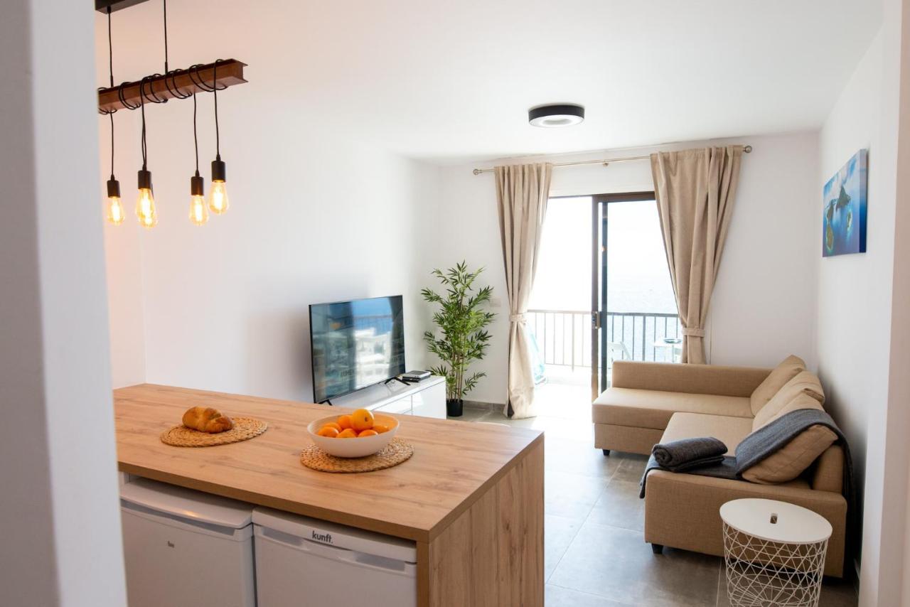 Black Apartment *