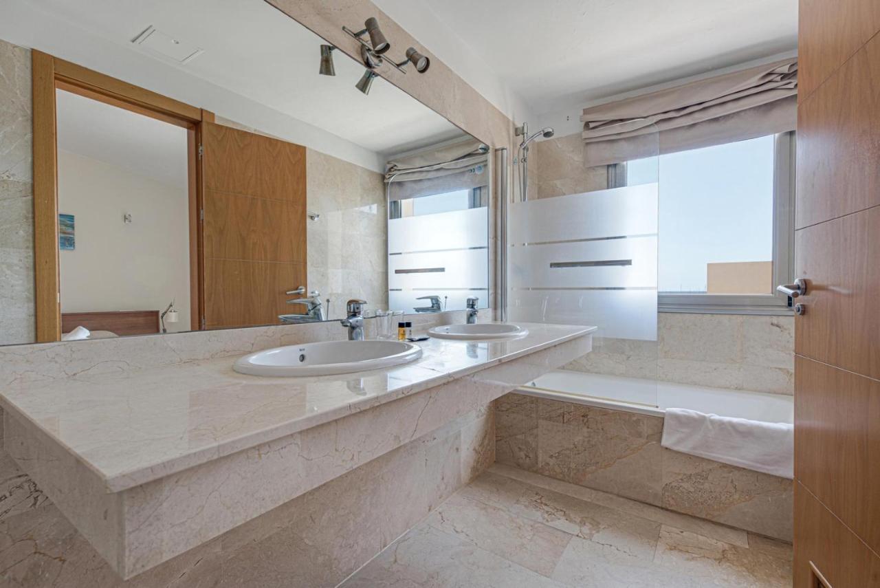 Holiday home Amarilla Golf