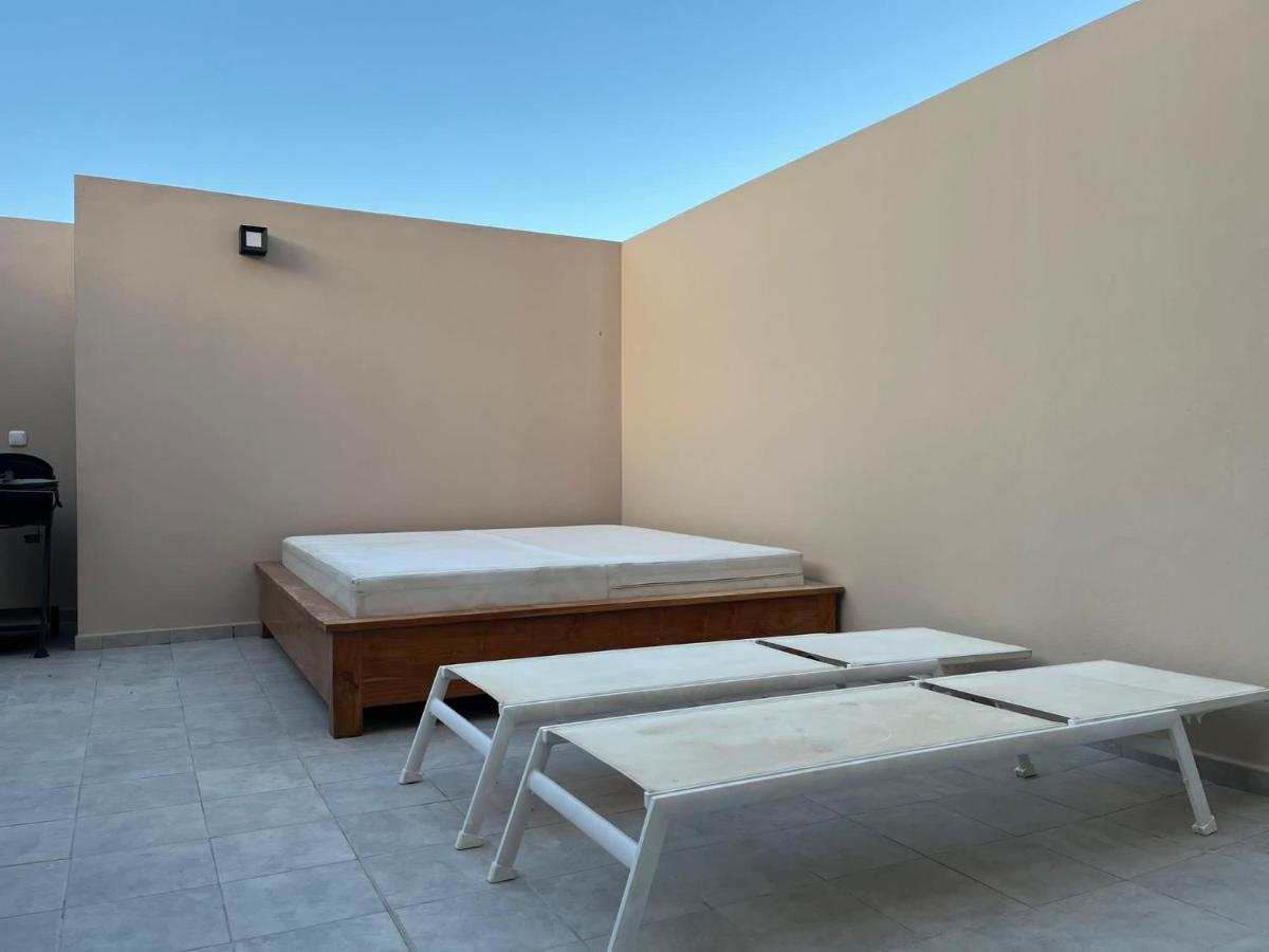 Martines -