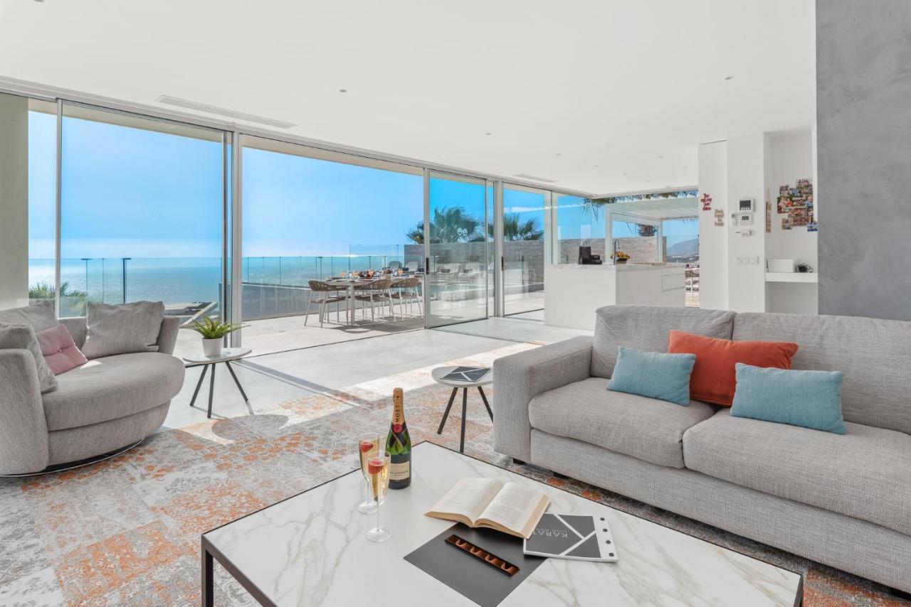 Villa Karat Zambrano - Includes Golf Cart