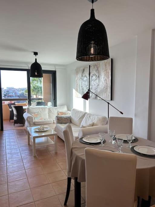 Ocean View, Terrace, 3 Pools Apartment