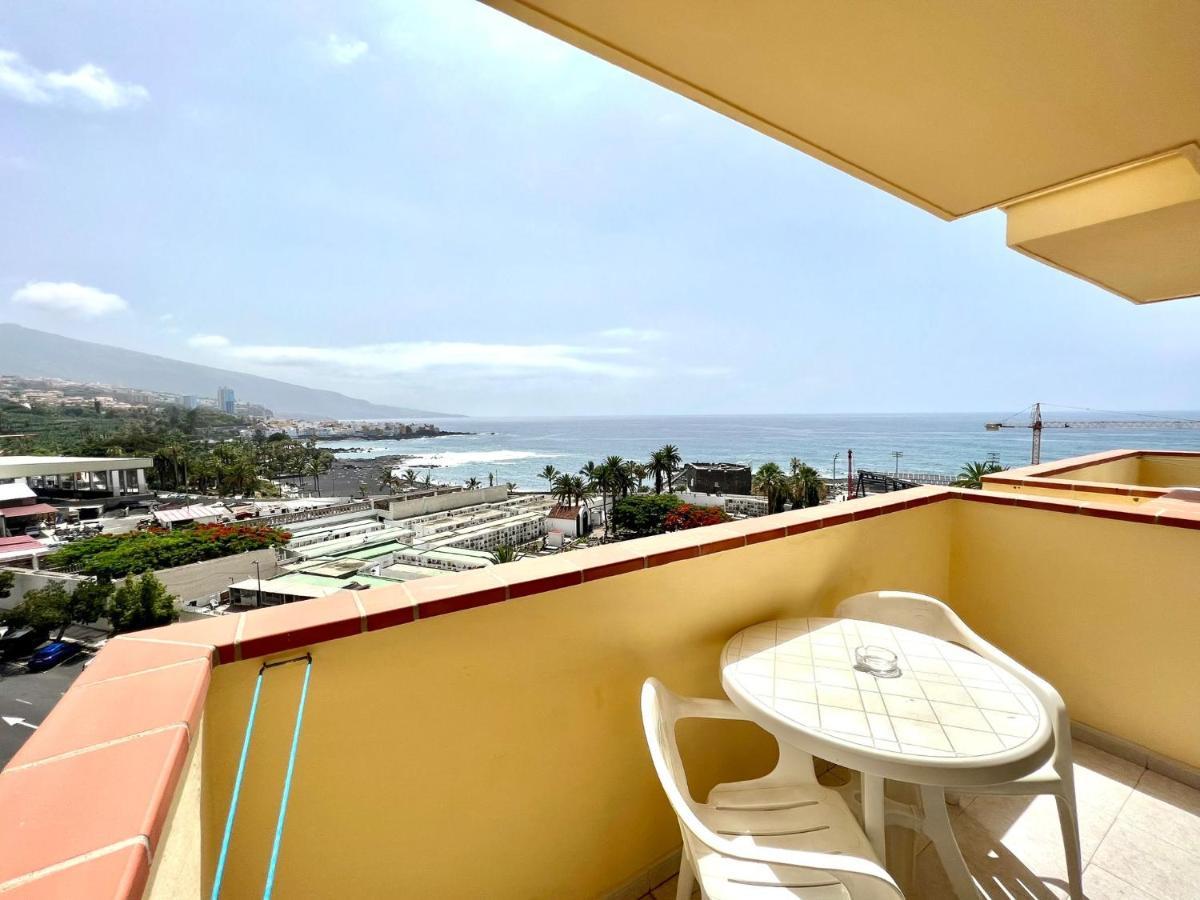 With Ocean Views In Playa Jardin, Puerto De La Cruz Appartement *