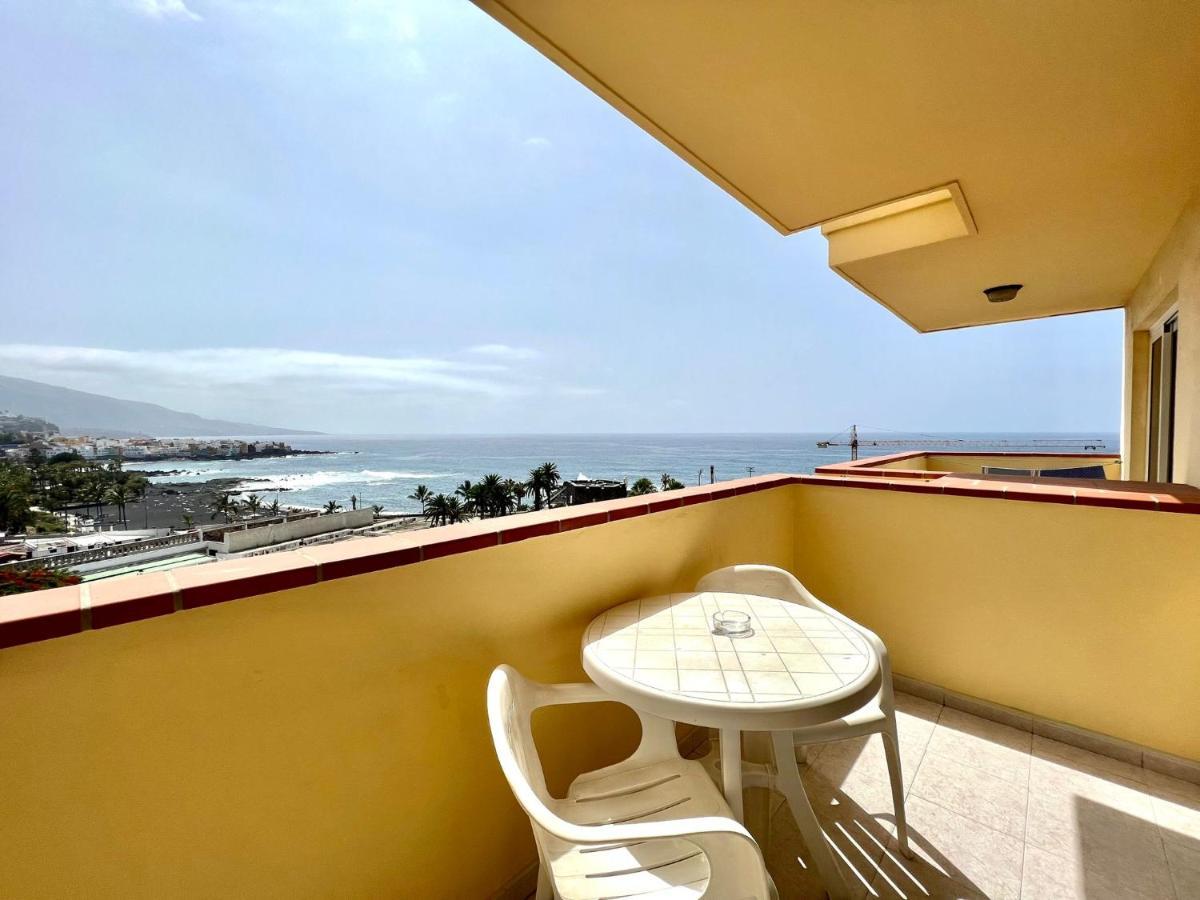 With Ocean Views In Playa Jardin, Puerto De La Cruz *