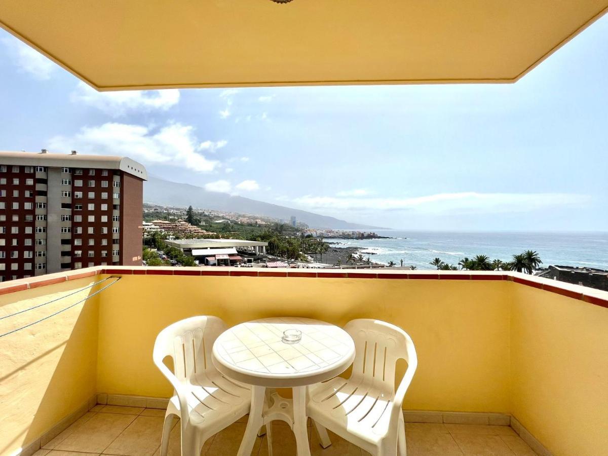 With Ocean Views In Playa Jardin, Puerto De La Cruz * Puerto de la Cruz (Tenerife)