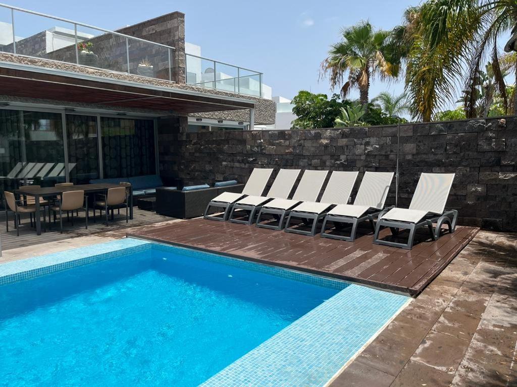 Exclusive In Bahia Del Duque Villa