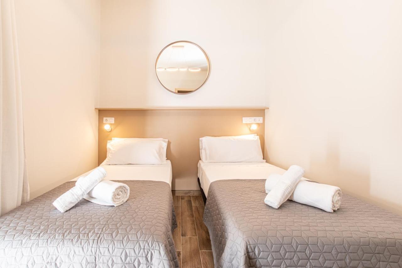 Hotel Suncanarias Adeje Plaza *