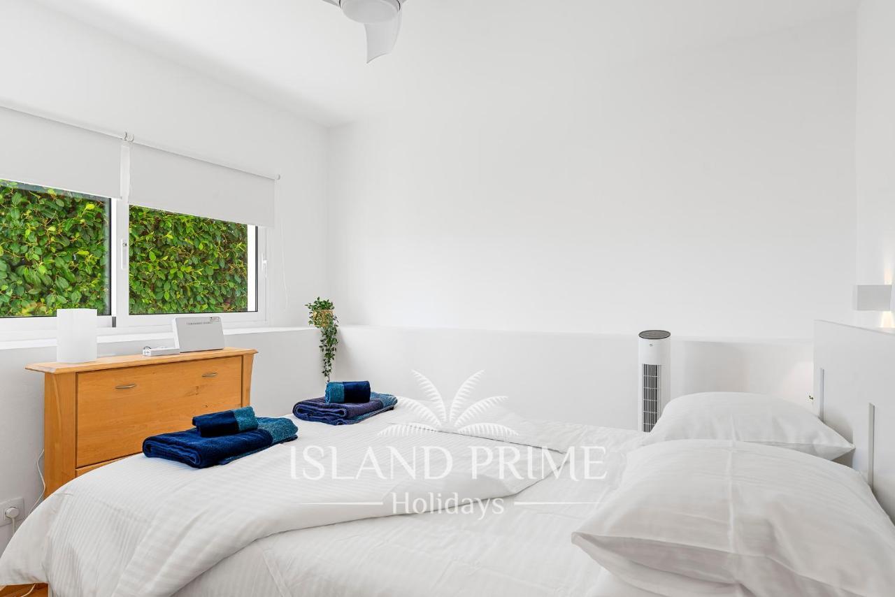 Huge With Amazing Garden In Golf Del Sur Alm160 Villa
