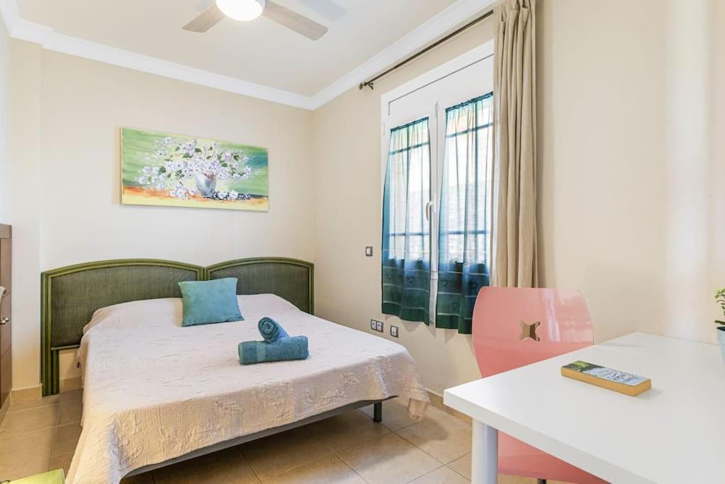 Luxury With Sea View, Heated Pool