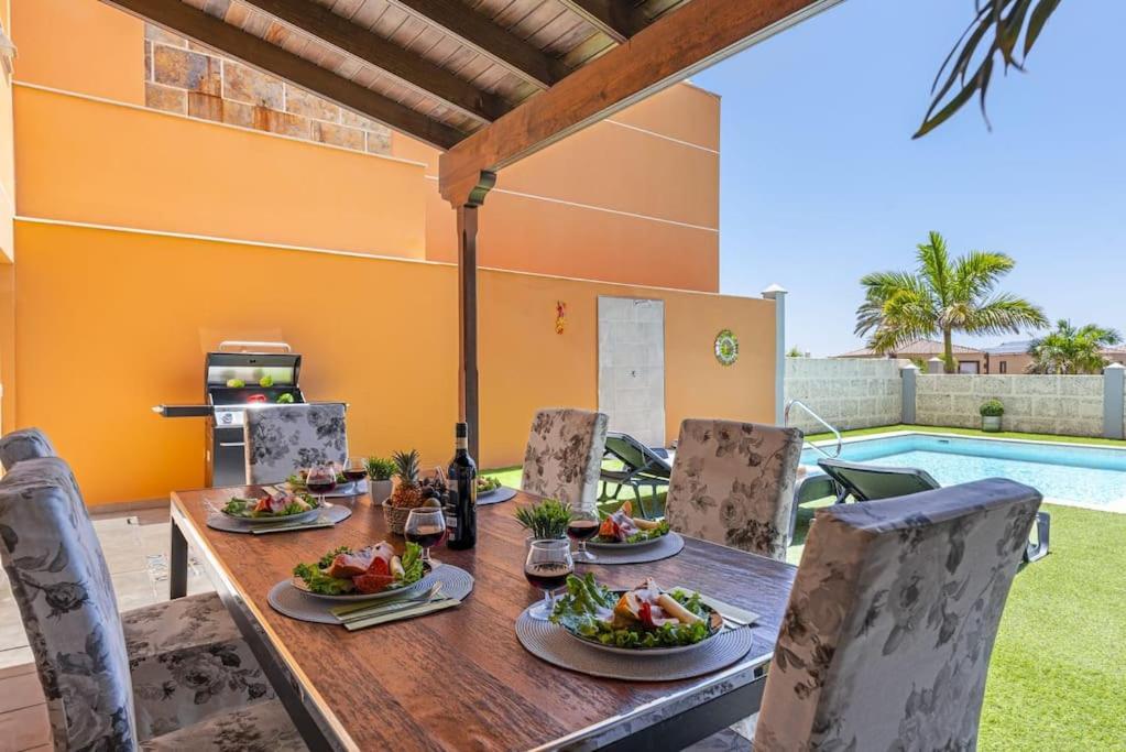 Villa Luxury With Sea View, Heated Pool