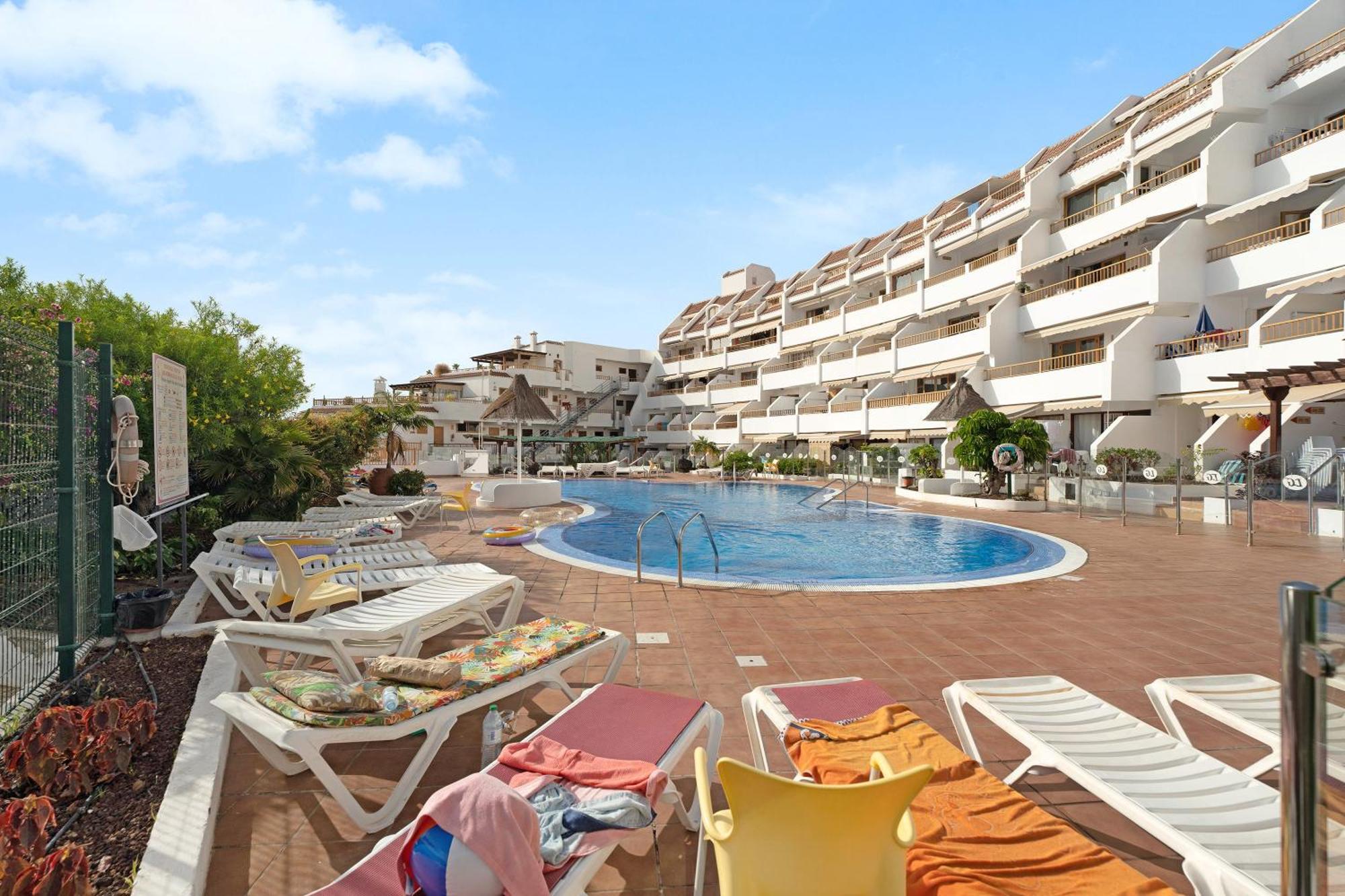 Apartment Geranios 404
