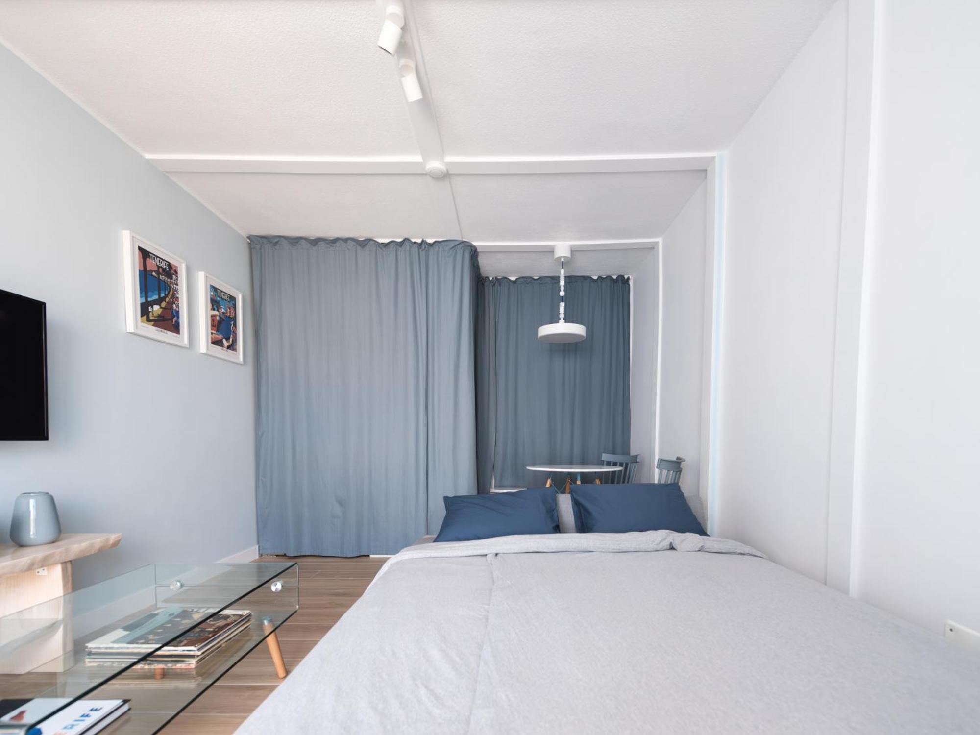 Modern, Design, Private Jacuzzi - 2 Terraces - Wow - Christianos Apartment *