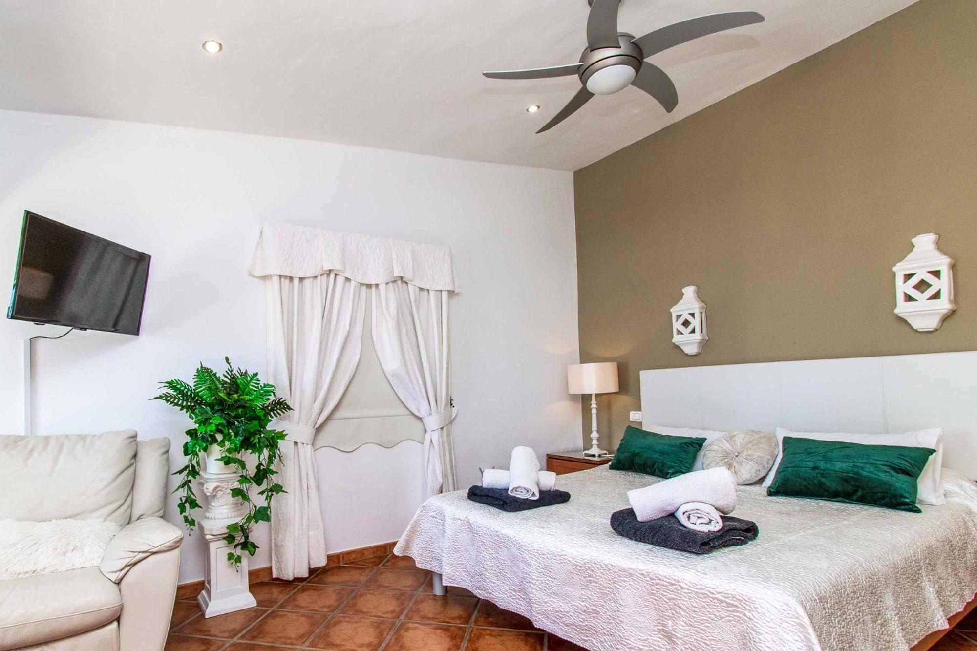 Isabel Sol Villa