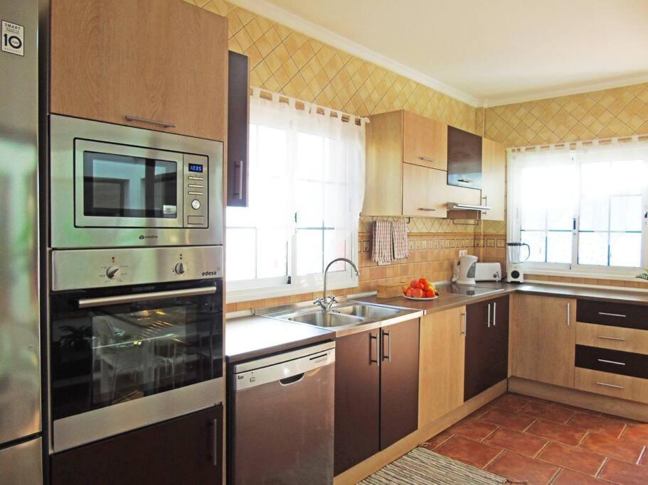 Villa Luxurious With Private Pool - Jardin Santa Cruz de Tenerife