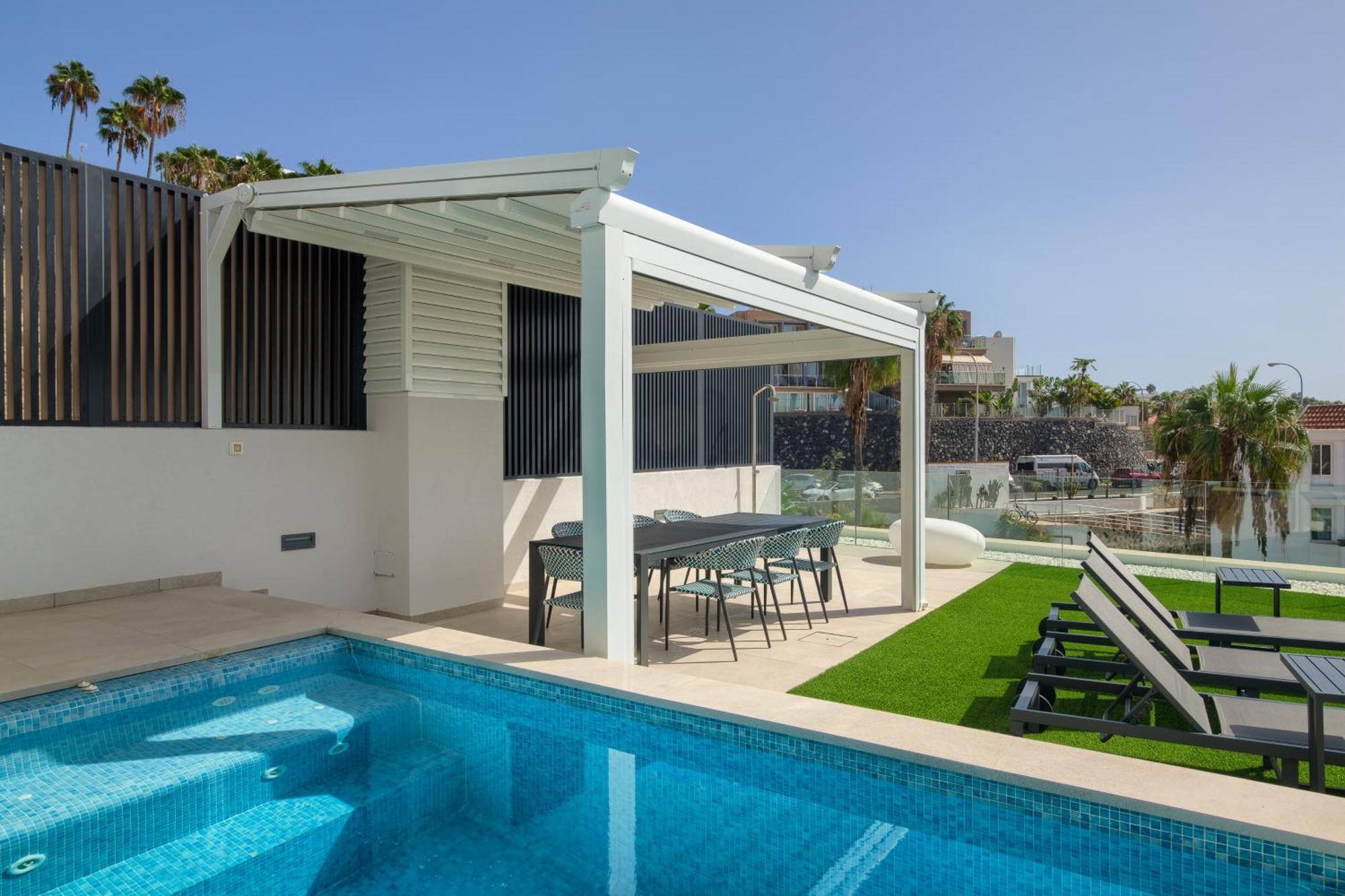 Villa 200m New E With Priv/heated Pool, Ocean View. *