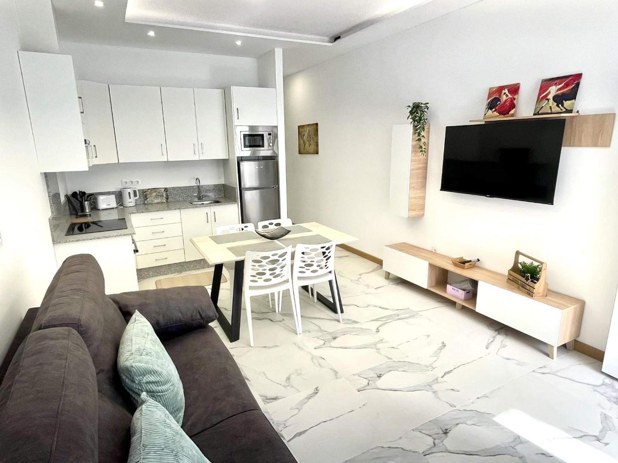 5 Island Village With Wi Fi And Pool Costa Adeje (Tenerife)