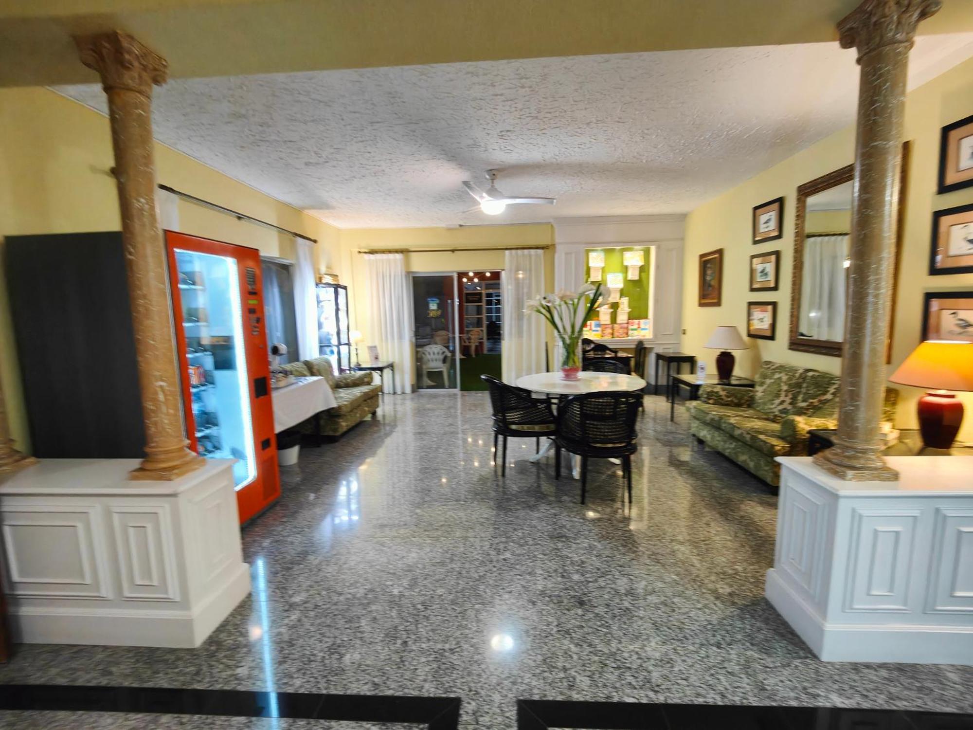 Hotel Don Candido *