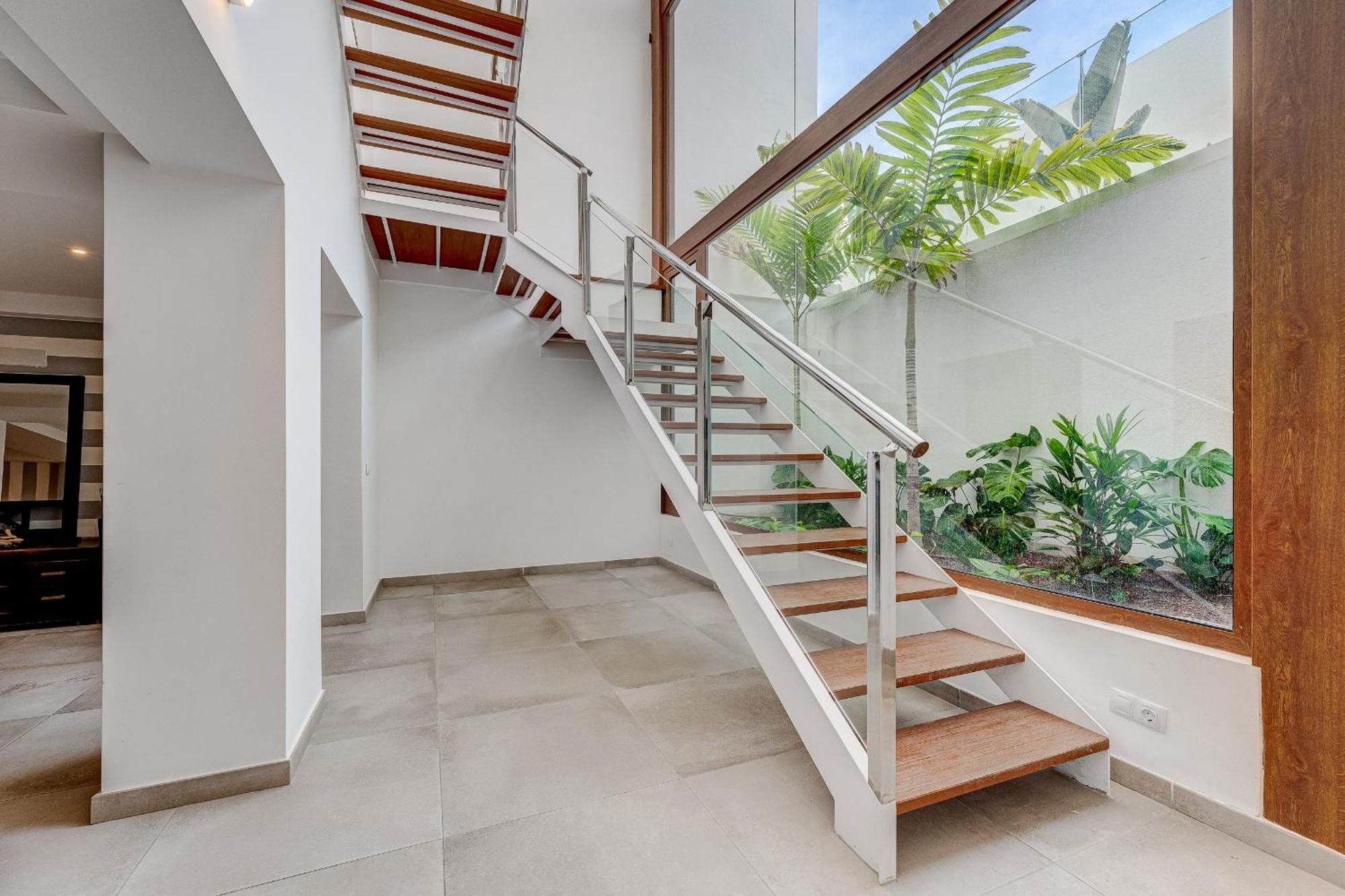 Fabulous Contemporary 5 Bedroom With Private Heated Pool, Sleeps Max 13 Callao Salvaje