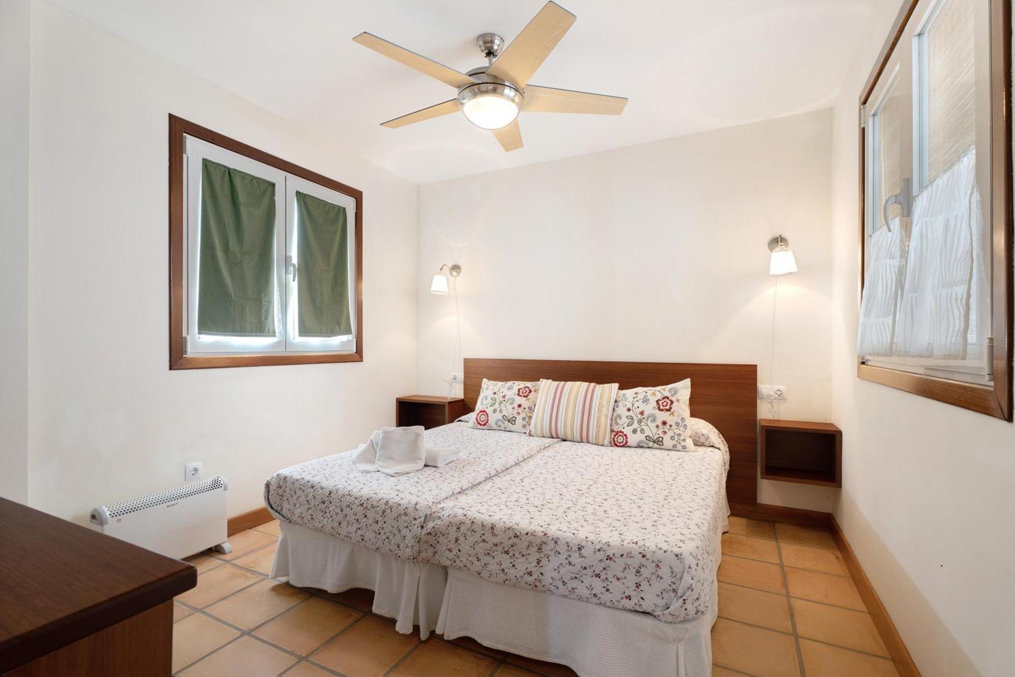 La Calabacera Casa Roja Con Piscina By Paramount Holidays Holiday home