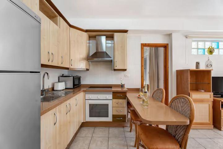 001, Club Atlantis, Puerto Colon, Adeje Appartement *