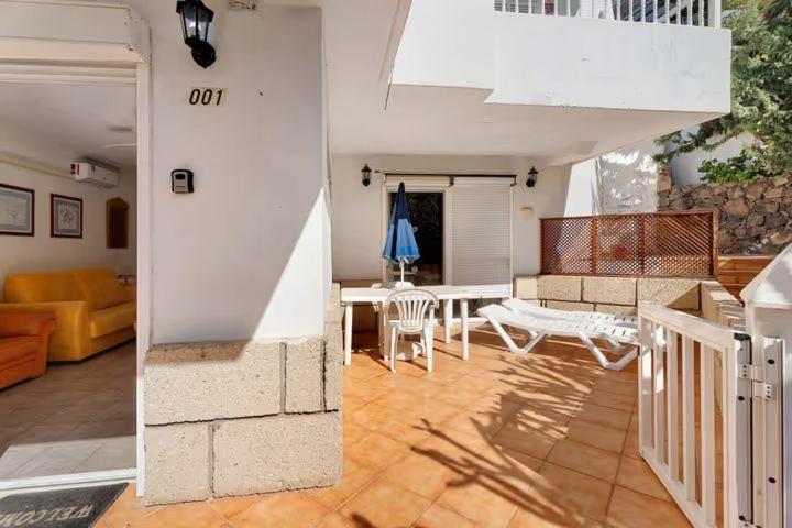 001, Club Atlantis, Puerto Colon, Adeje * Costa Adeje (Tenerife)