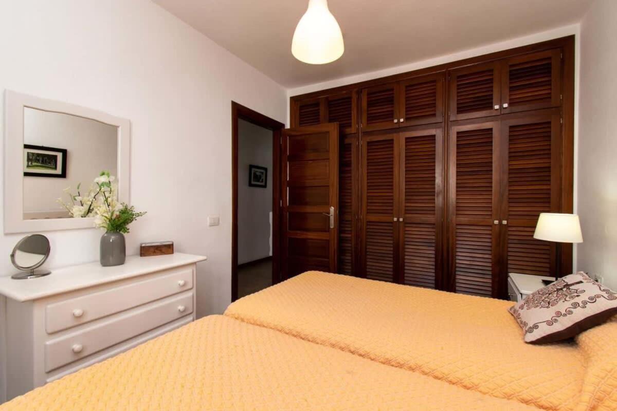 Victoria Court Ii H117 - One Bed With Sunny Balcony * Los Cristianos (Tenerife)