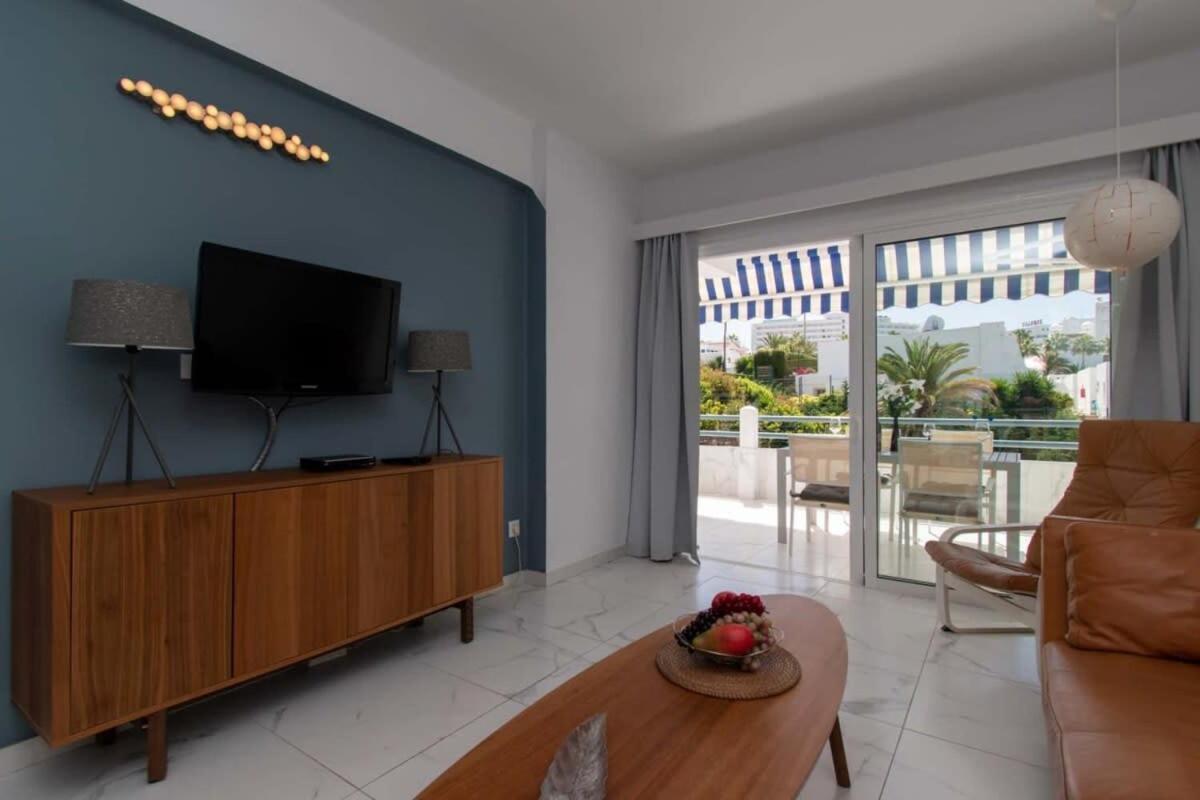 Club Atlantis 91 - Two Bed * Costa Adeje (Tenerife)