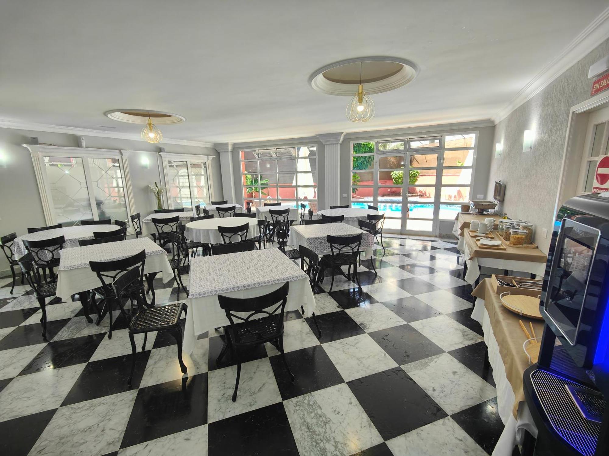 Hotel Don Candido *