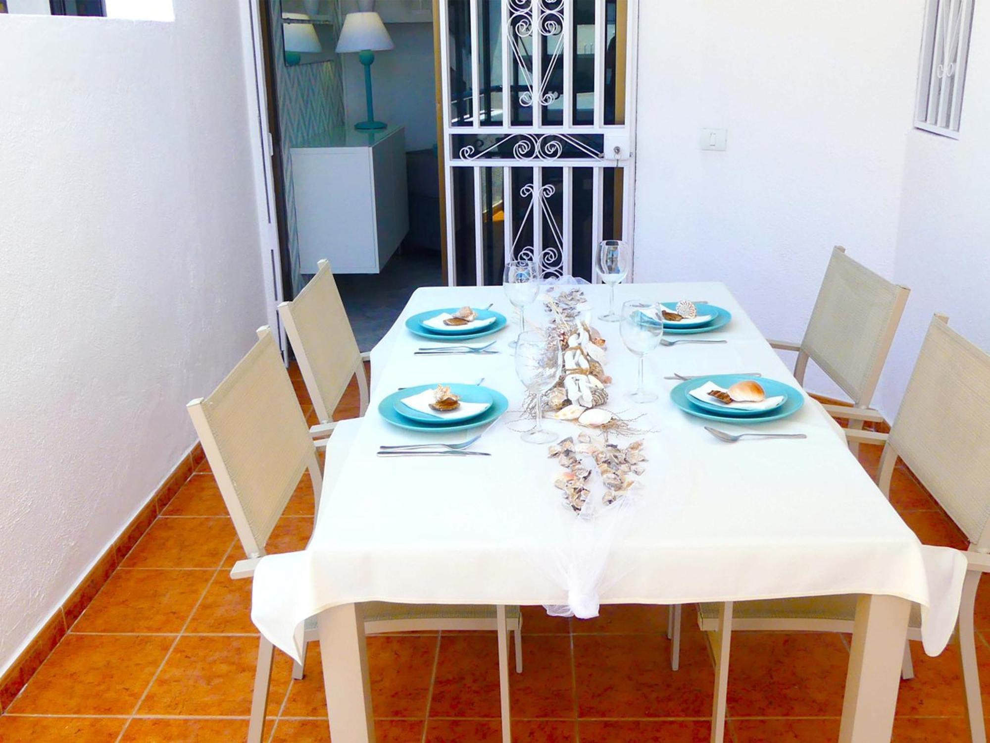 Encantador Con Terraza, Cristianos Apartment *