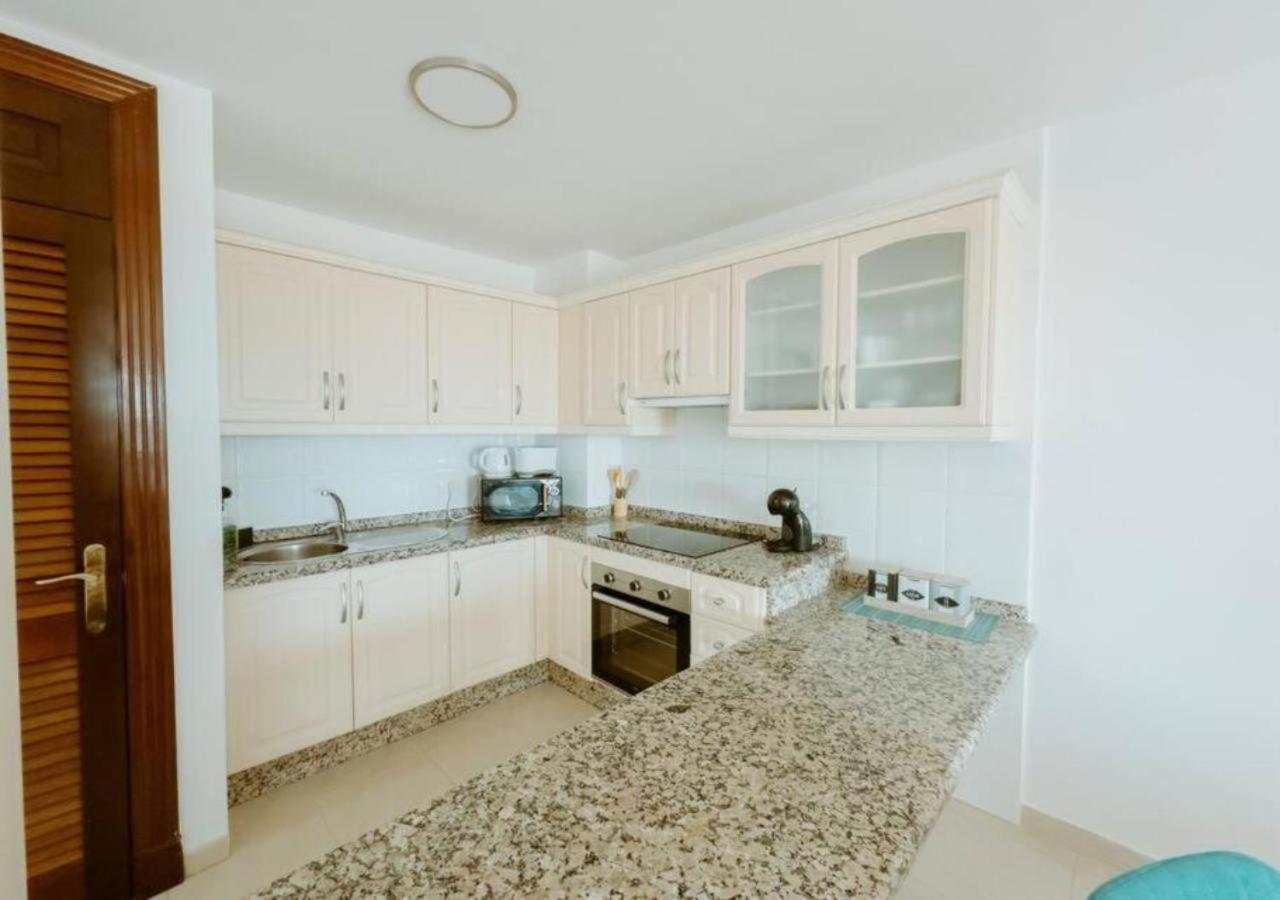 Seaview Splendor 2 Bedroom Modern Comfort *