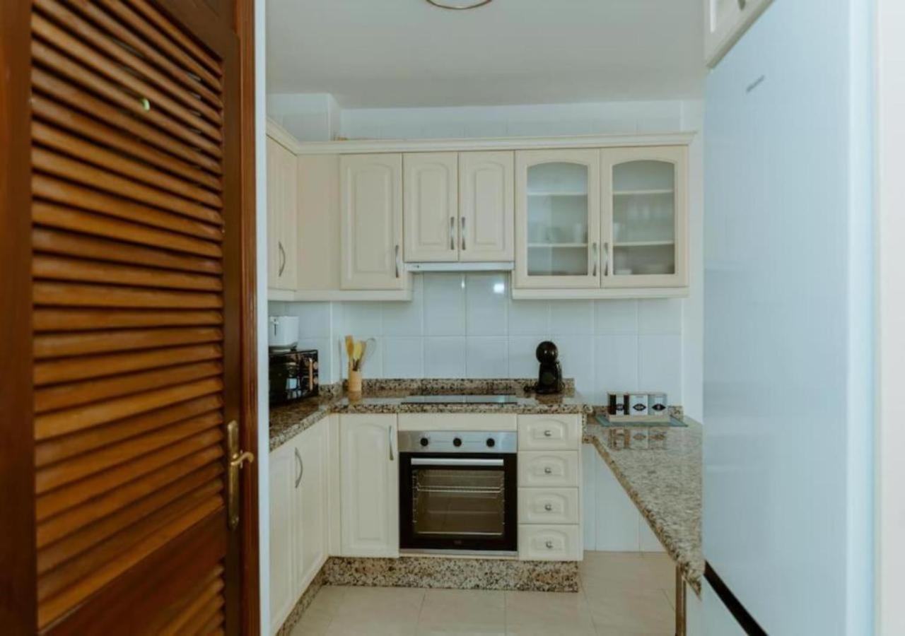 Seaview Splendor 2 Bedroom Modern Comfort *