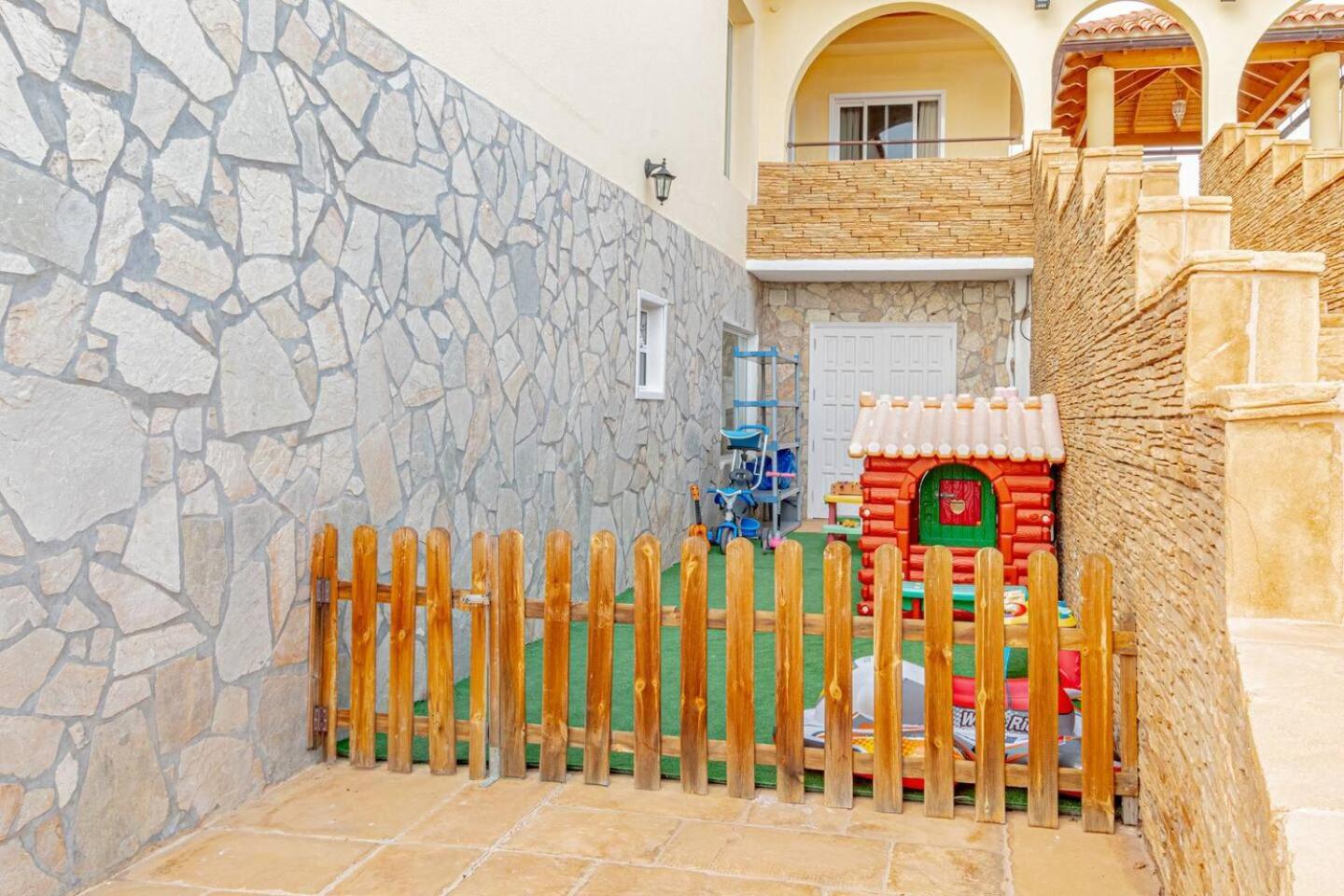 Victoria With Heated Pool Villa Callao Salvaje