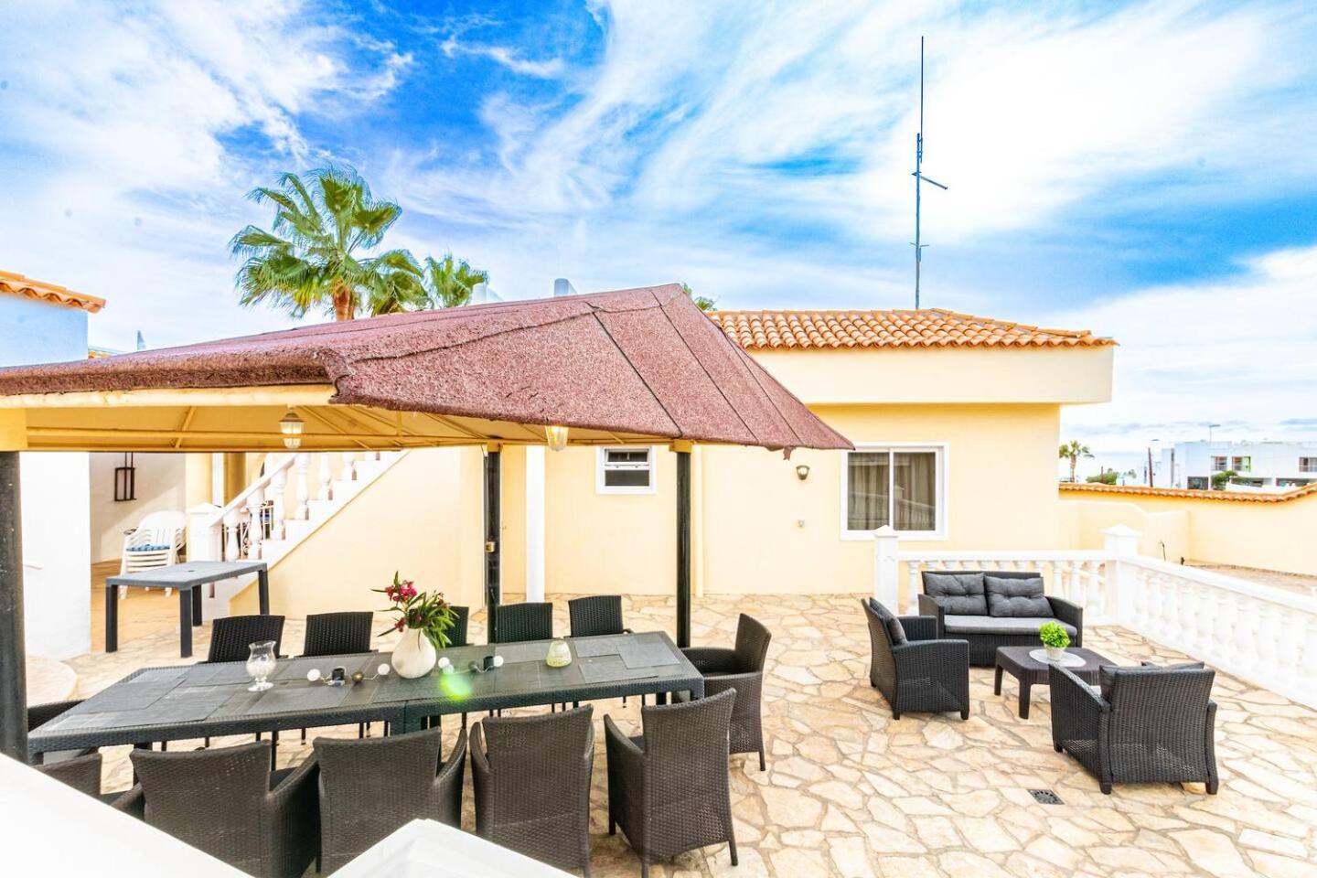 Victoria With Heated Pool *