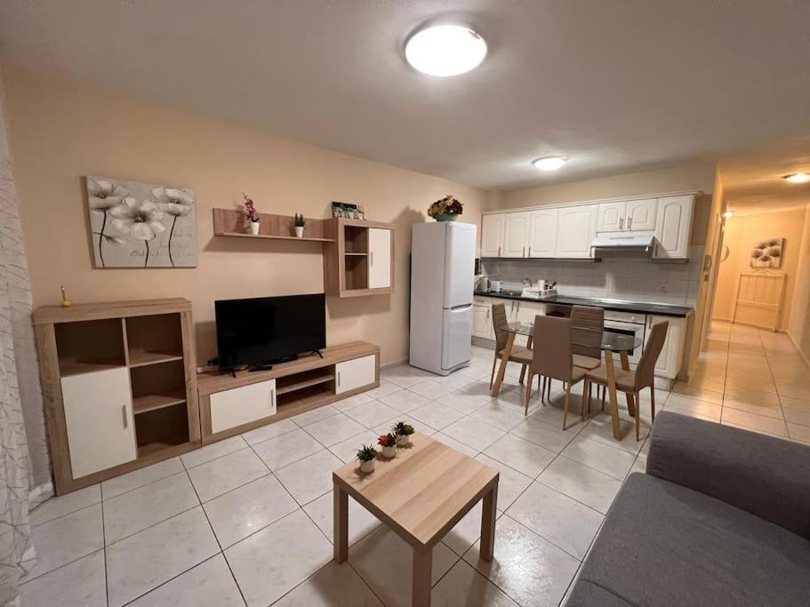 Rockin' View - 2 Bedroom Great Terrace, Parking, Pool Appartement Costa Adeje (Tenerife)