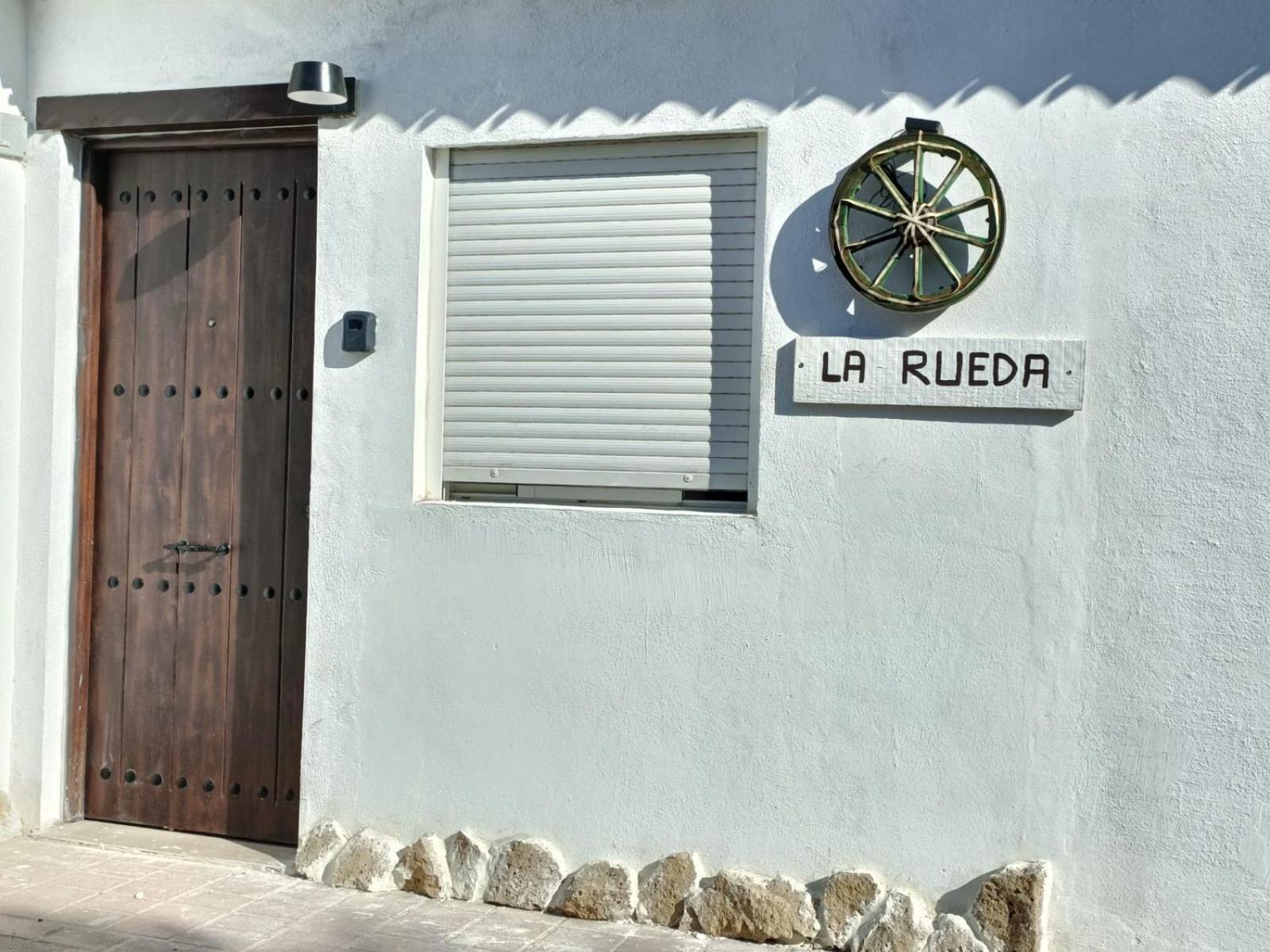 La Rueda, Campo Y Playa En *