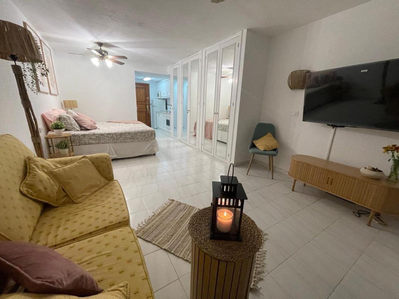 Seaview Port Royal, Cristianos, Heated Pool, Wifi Apartment *