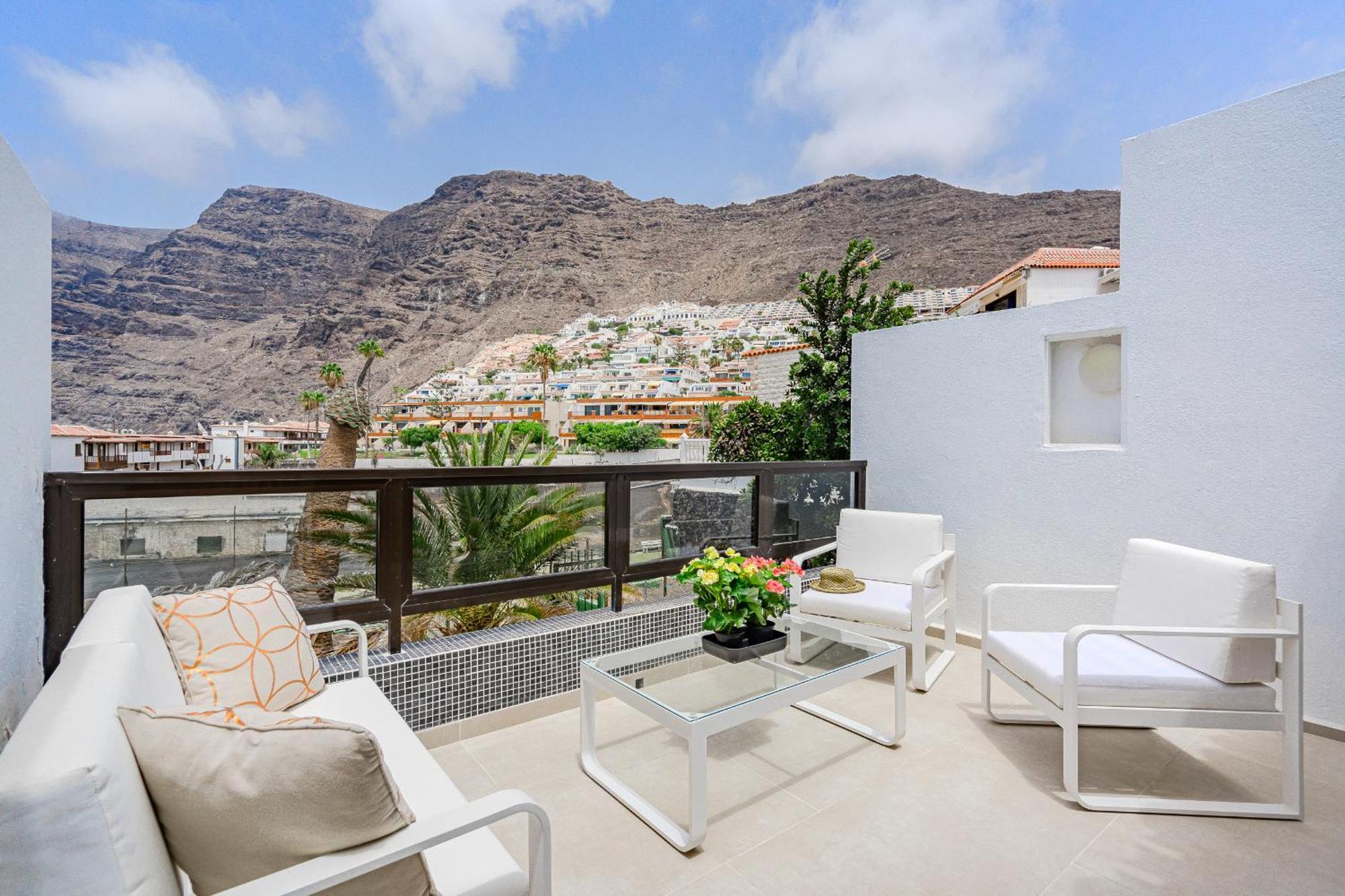 Amazing Ocean And Mountains View Apartment *