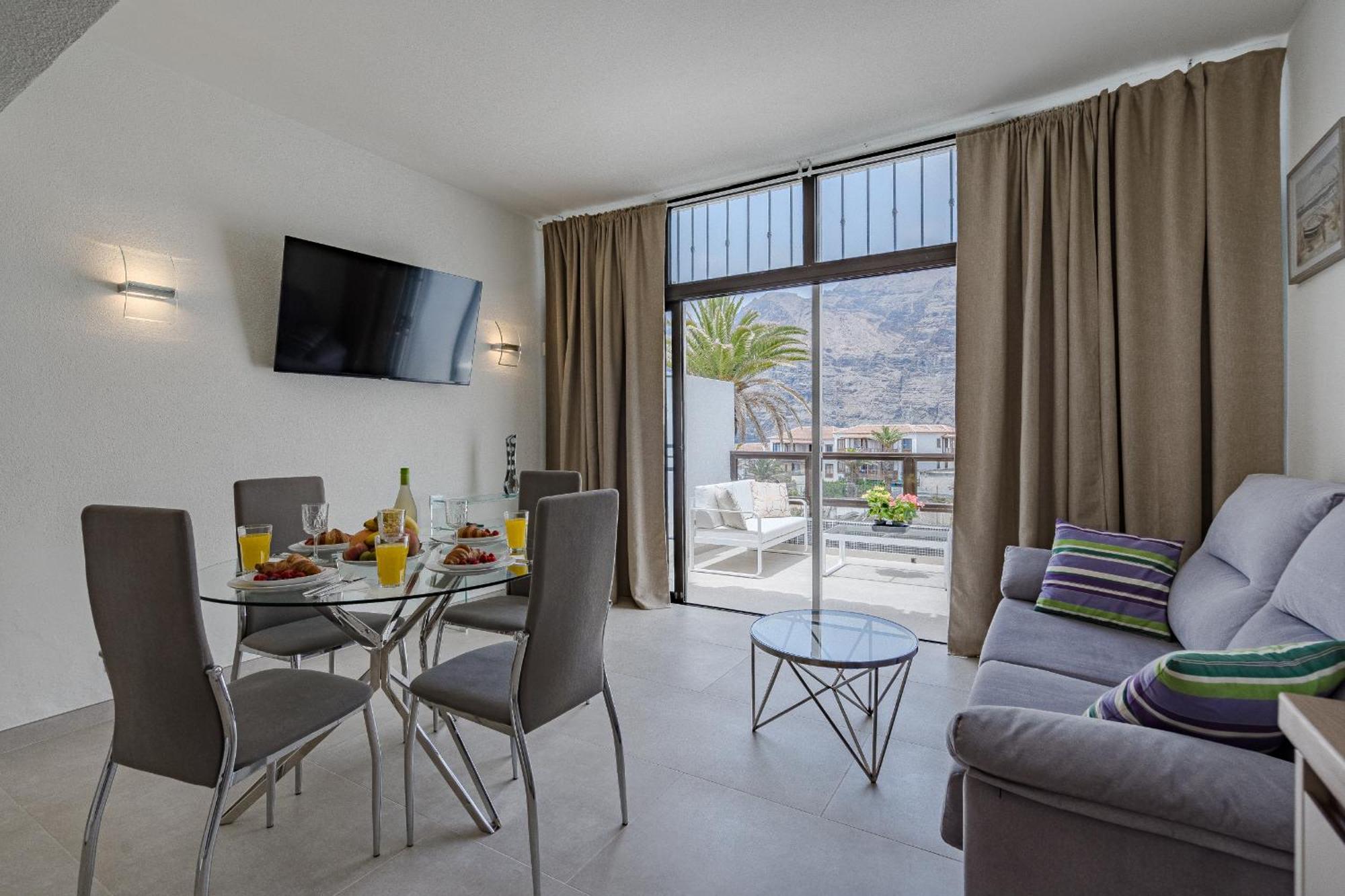 Amazing Ocean And Mountains View Apartment *