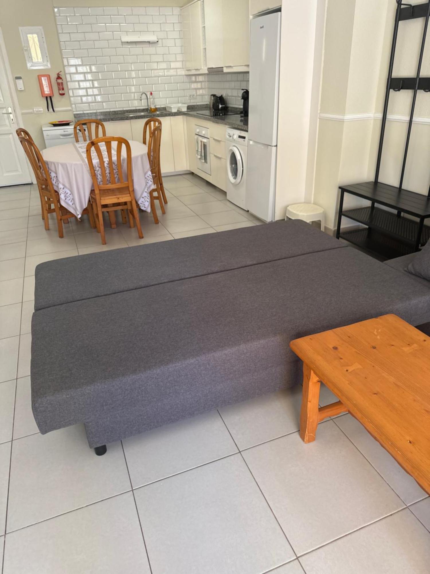 Apartment - 2 Bedroom Large Duplex With Double Terrace
