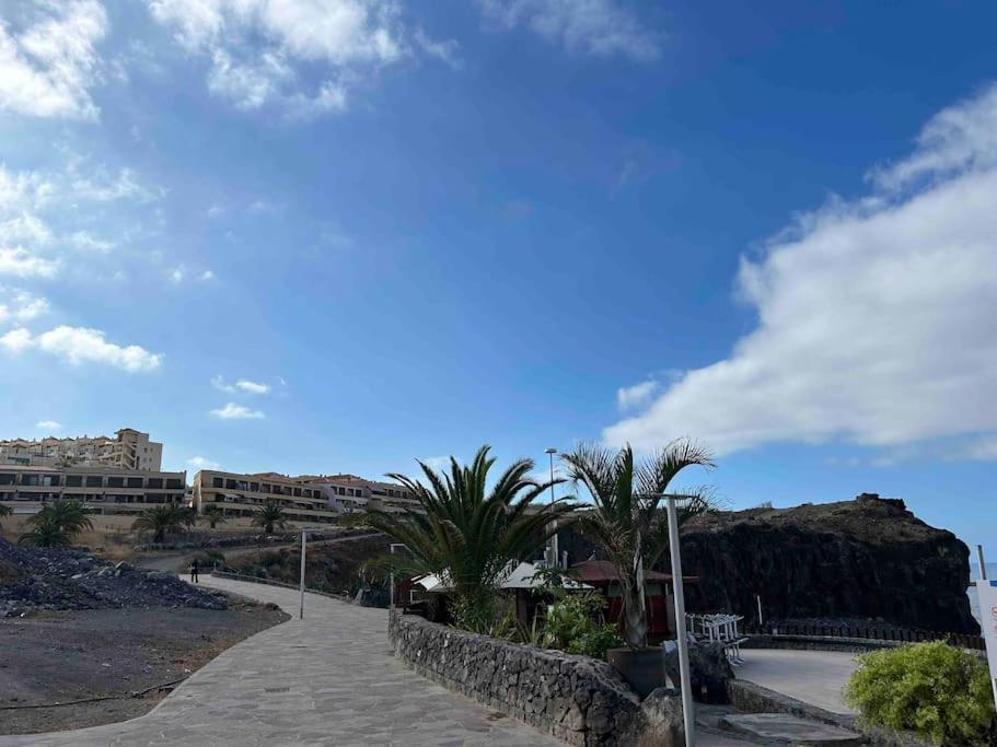 2 Bedrooms, 3min, Roof Terrace With Ocean View Callao Salvaje