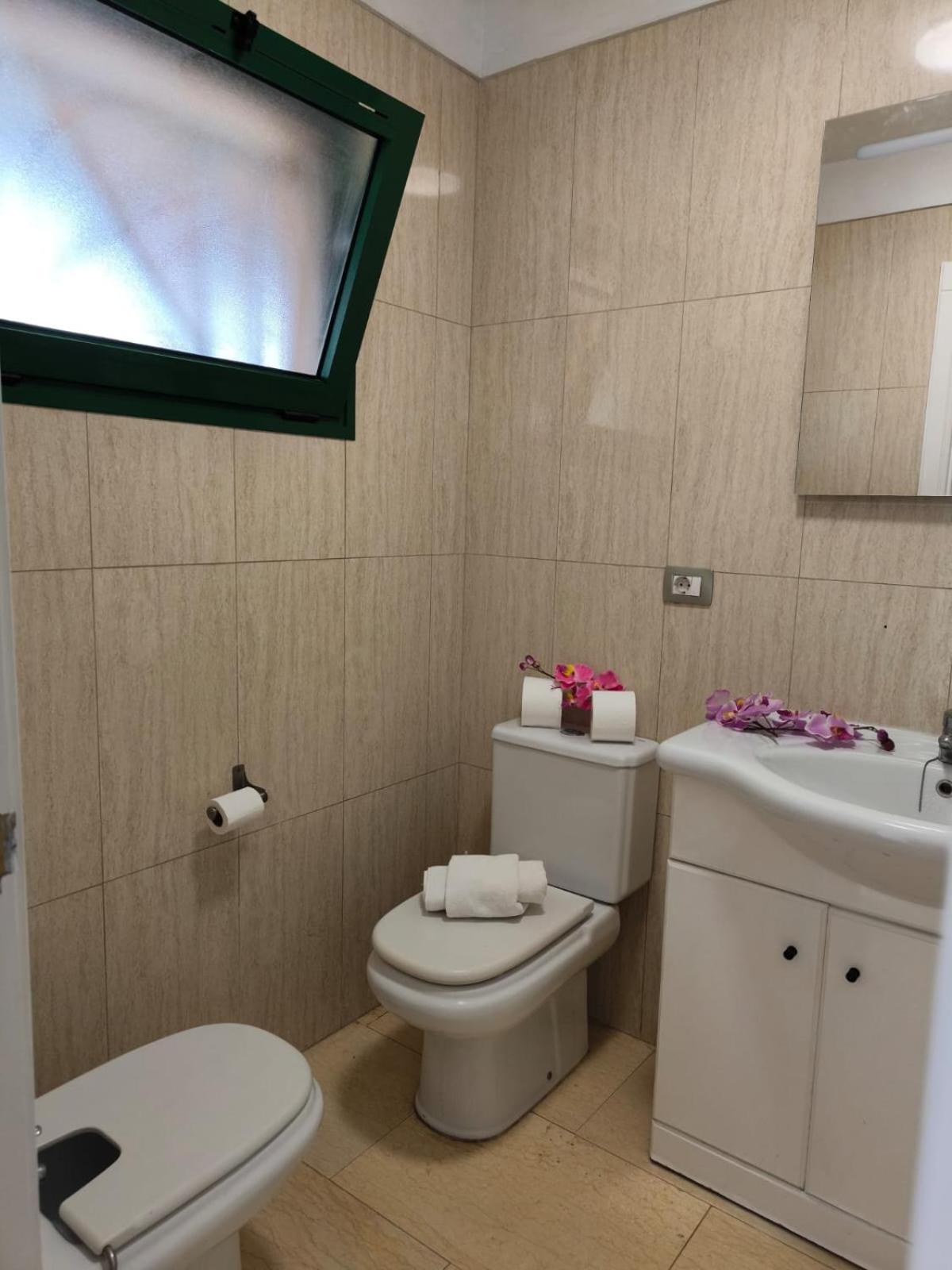 Vivienda Con Piscina En El Apartment