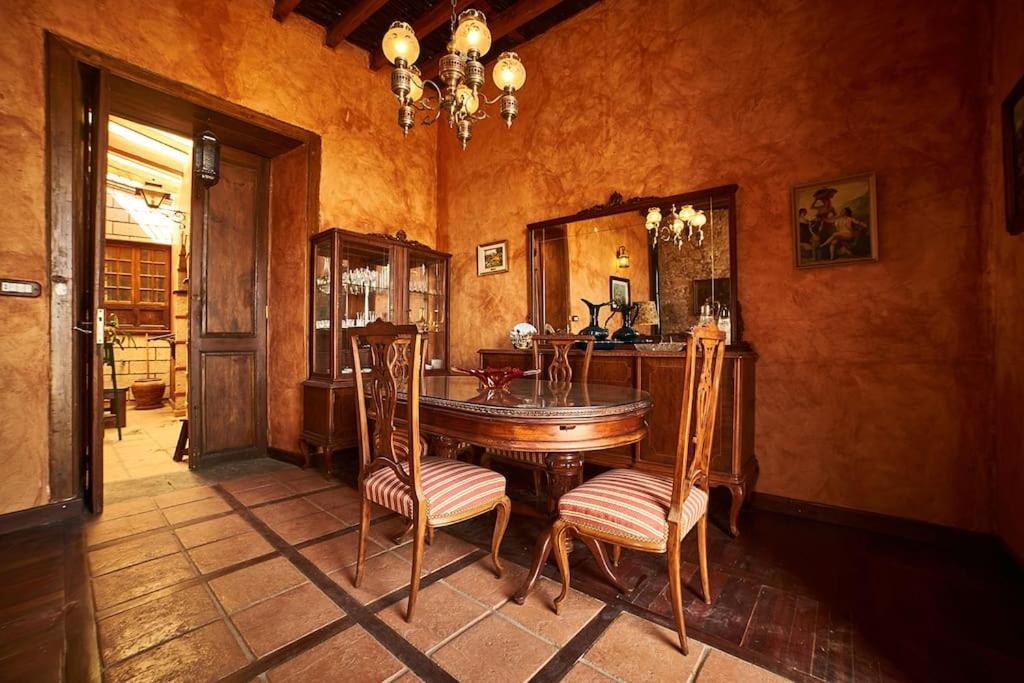 Antigua Escuela Old School De 1840 Fasnia