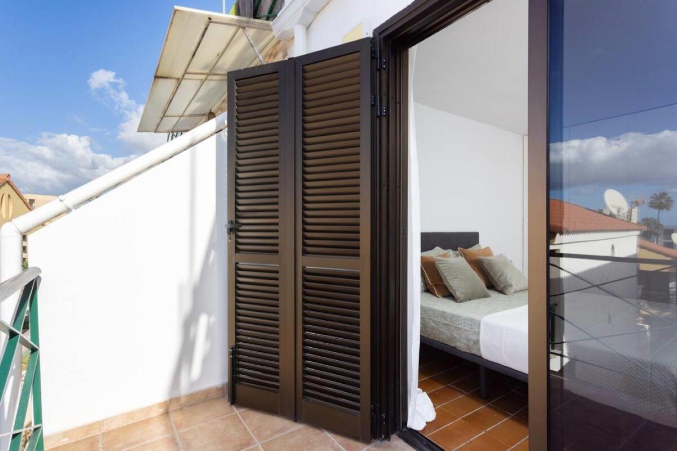 Classbnb - Two 250m From Americas