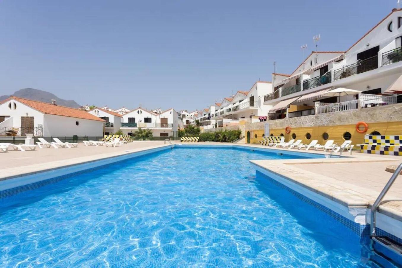 Classbnb - Two 250m From Americas *