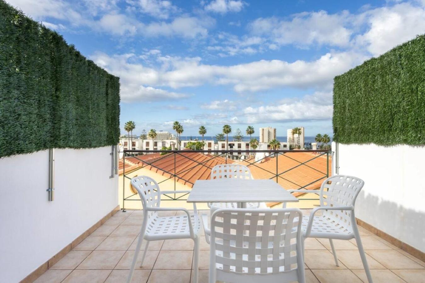 Classbnb - Two 250m From Americas *