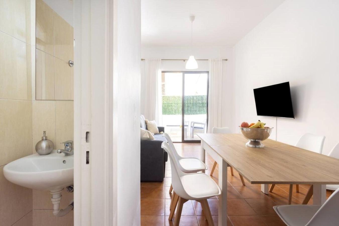 Classbnb - Two 250m From Americas