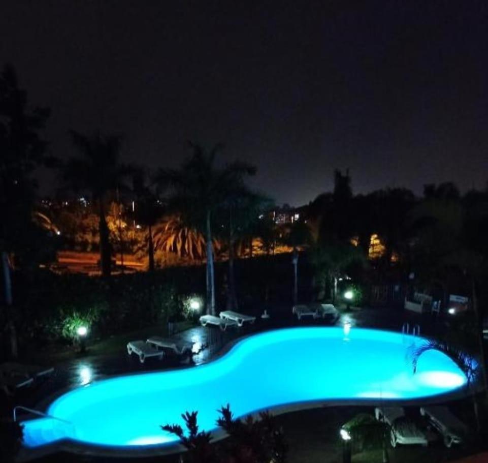 Vivienda Con Piscina En El Apartment