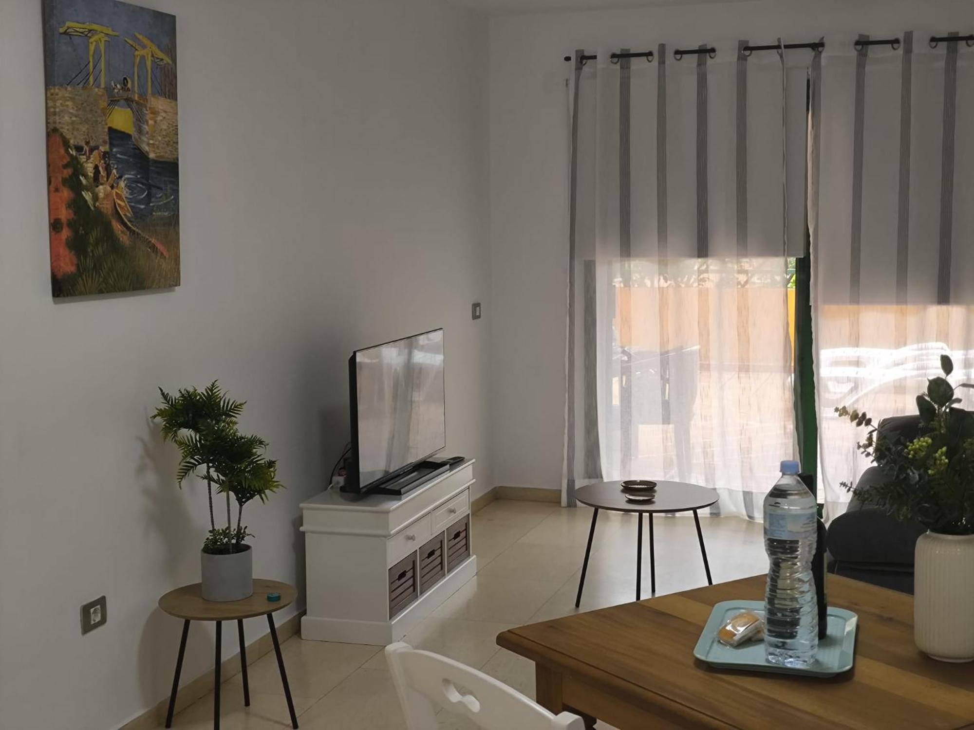 Vivienda Con Piscina En El Apartment