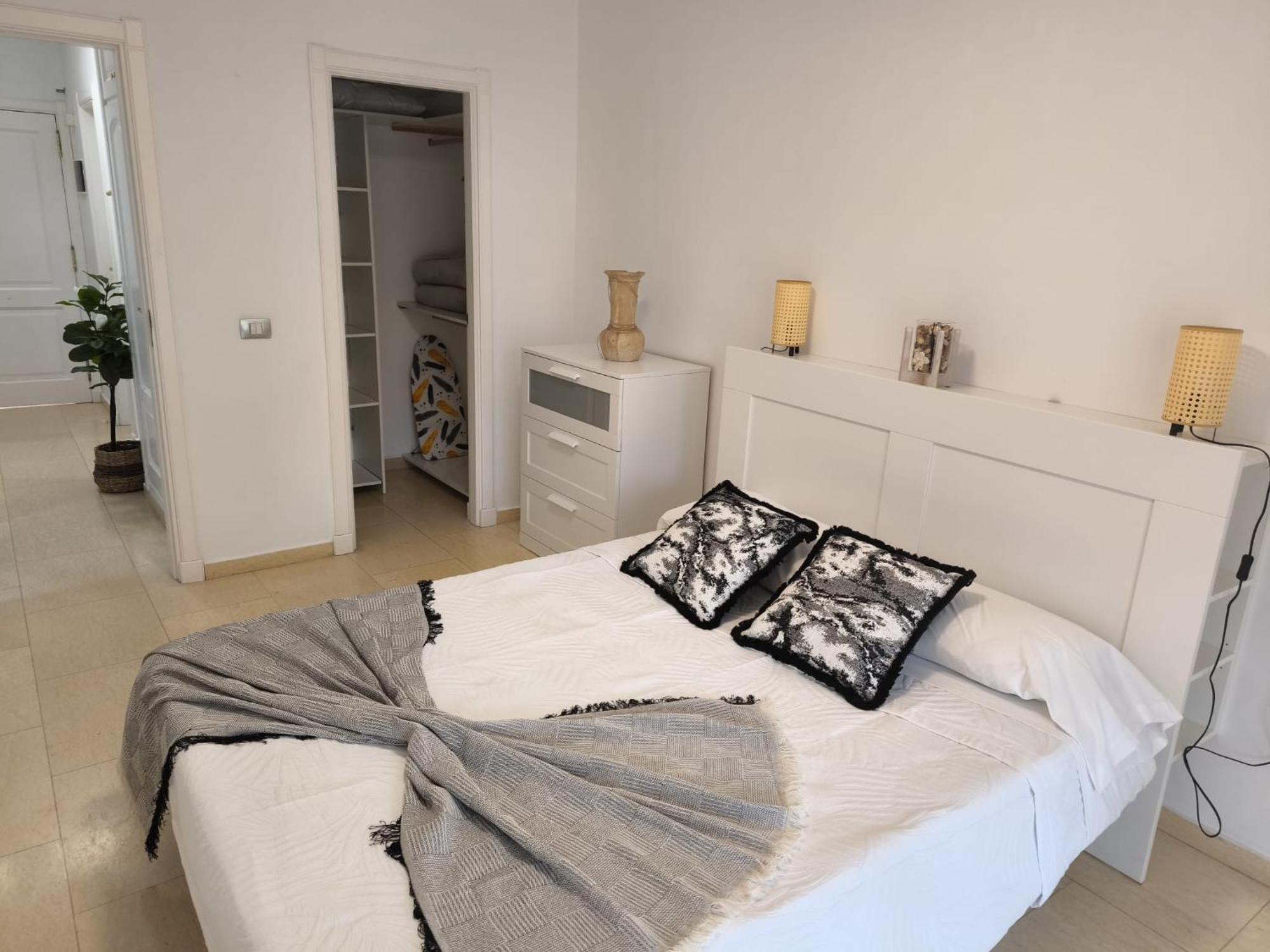 Vivienda Con Piscina En El Apartment