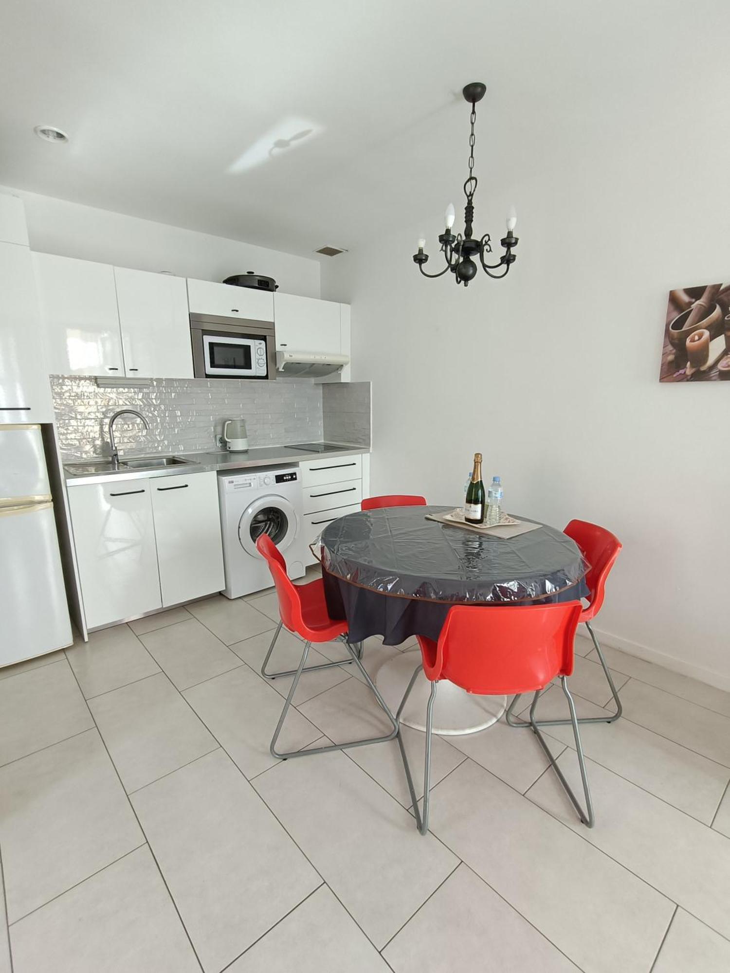 Parque Santiago Las Americas Apartment *